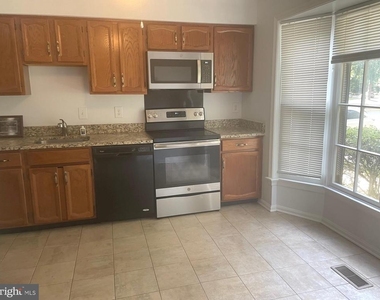 5405 New London Park Drive - Photo Thumbnail 1
