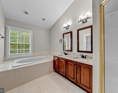 6008 Kelsey Court - Photo Thumbnail 32