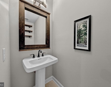 6008 Kelsey Court - Photo Thumbnail 12