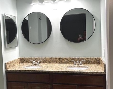2312 Glade Bank Way - Photo Thumbnail 25