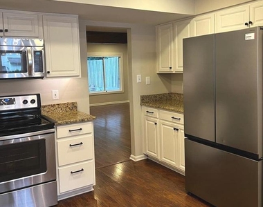 2312 Glade Bank Way - Photo Thumbnail 2