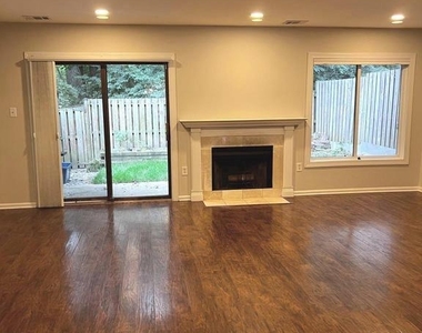 2312 Glade Bank Way - Photo Thumbnail 9