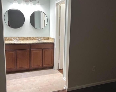 2312 Glade Bank Way - Photo Thumbnail 24