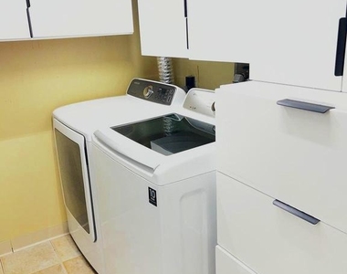 2312 Glade Bank Way - Photo Thumbnail 8