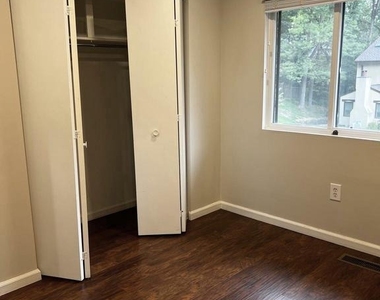 2312 Glade Bank Way - Photo Thumbnail 16