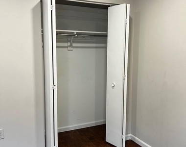 2312 Glade Bank Way - Photo Thumbnail 18