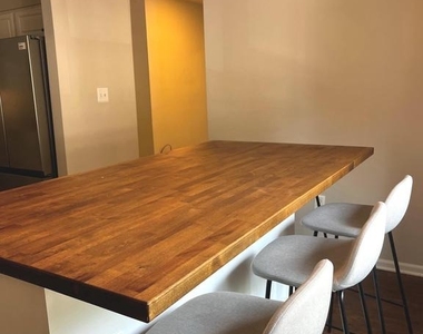 2312 Glade Bank Way - Photo Thumbnail 4
