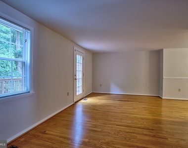 6009 Heathwick Court - Photo Thumbnail 9