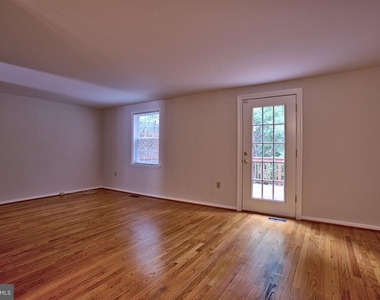 6009 Heathwick Court - Photo Thumbnail 8