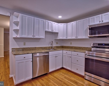 6009 Heathwick Court - Photo Thumbnail 3