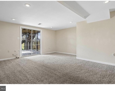 14033 Betsy Ross Lane - Photo Thumbnail 21