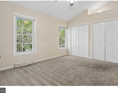 14033 Betsy Ross Lane - Photo Thumbnail 17