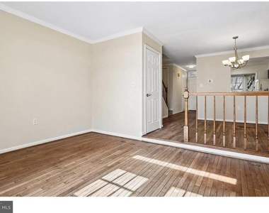 14033 Betsy Ross Lane - Photo Thumbnail 8