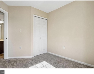 14033 Betsy Ross Lane - Photo Thumbnail 15