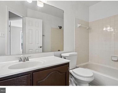 14033 Betsy Ross Lane - Photo Thumbnail 16