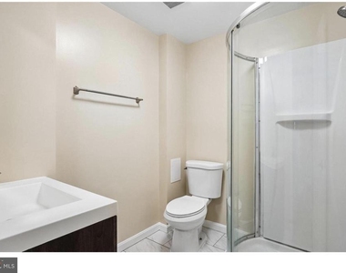 14033 Betsy Ross Lane - Photo Thumbnail 23