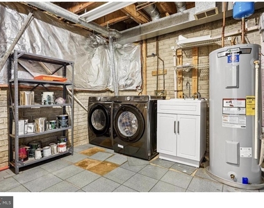 14033 Betsy Ross Lane - Photo Thumbnail 38