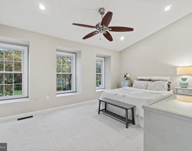 6141 Summer Park Lane - Photo Thumbnail 9