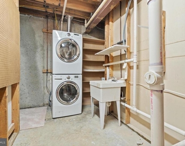 6141 Summer Park Lane - Photo Thumbnail 16