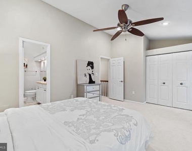 6141 Summer Park Lane - Photo Thumbnail 10