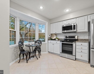 6141 Summer Park Lane - Photo Thumbnail 2