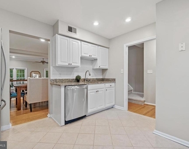 6141 Summer Park Lane - Photo Thumbnail 3