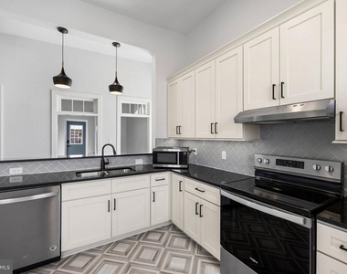 202 Hanover Street - Photo Thumbnail 15