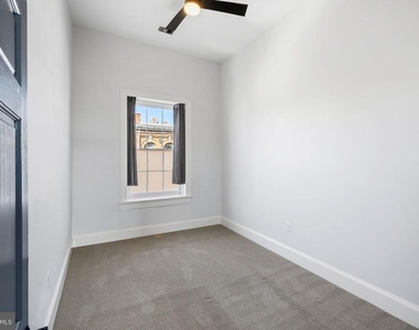 202 Hanover Street - Photo Thumbnail 4