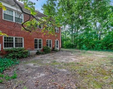 3200 Martha Custis Drive - Photo Thumbnail 26