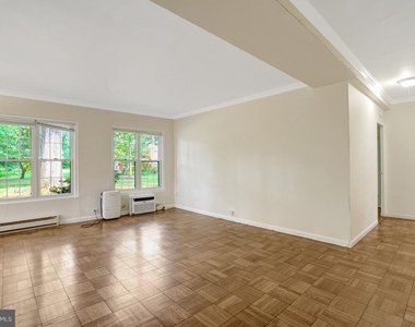 3200 Martha Custis Drive - Photo Thumbnail 11