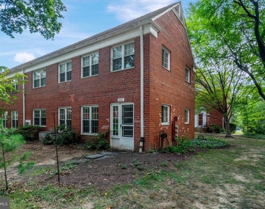 3200 Martha Custis Drive - Photo Thumbnail 24