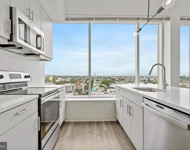569 N 5th Street - Photo Thumbnail 3
