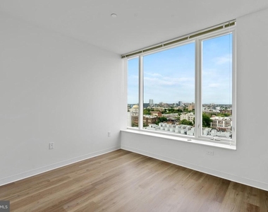 569 N 5th Street - Photo Thumbnail 6