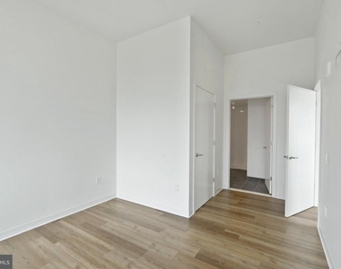 569 N 5th Street - Photo Thumbnail 11
