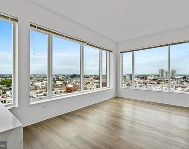 569 N 5th Street - Photo Thumbnail 2