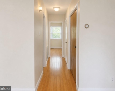 8828 Cottage Street - Photo Thumbnail 3