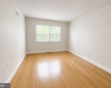 8828 Cottage Street - Photo Thumbnail 11