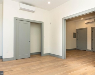 327 S 16th Street - Photo Thumbnail 10