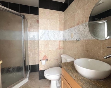 926 Race Street - Photo Thumbnail 9