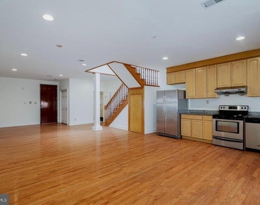 926 Race Street - Photo Thumbnail 1