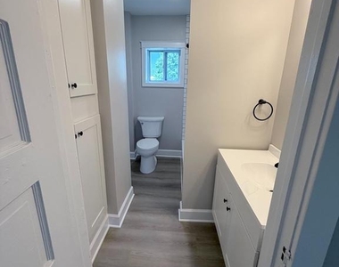 1382 Naamans Creek Road - Photo Thumbnail 8