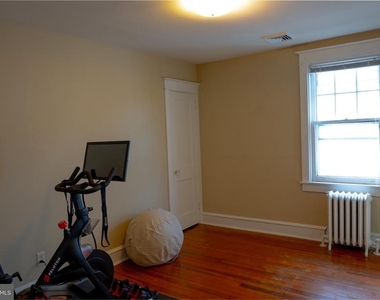 409 Price Street - Photo Thumbnail 15