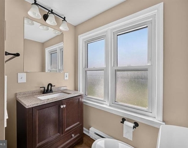 798 Madison Street - Photo Thumbnail 12