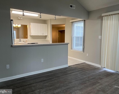 570 Cedar Hollow Drive - Photo Thumbnail 4