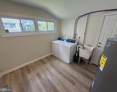 194 Kenwood Drive S - Photo Thumbnail 4