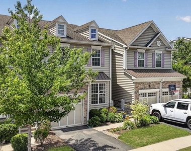 97 Autumn Lane - Photo Thumbnail 3