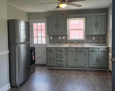 38a Lee Street - Photo Thumbnail 5