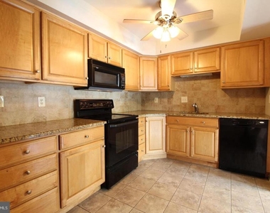 3123 Sayre Drive - Photo Thumbnail 10