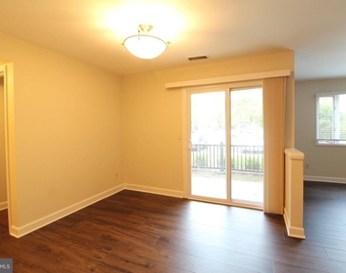 3123 Sayre Drive - Photo Thumbnail 14