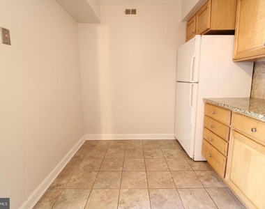 3123 Sayre Drive - Photo Thumbnail 11